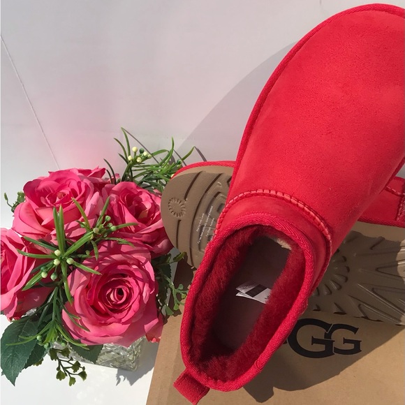 UGG Classic Ultra Mini - Picture 8 of 11